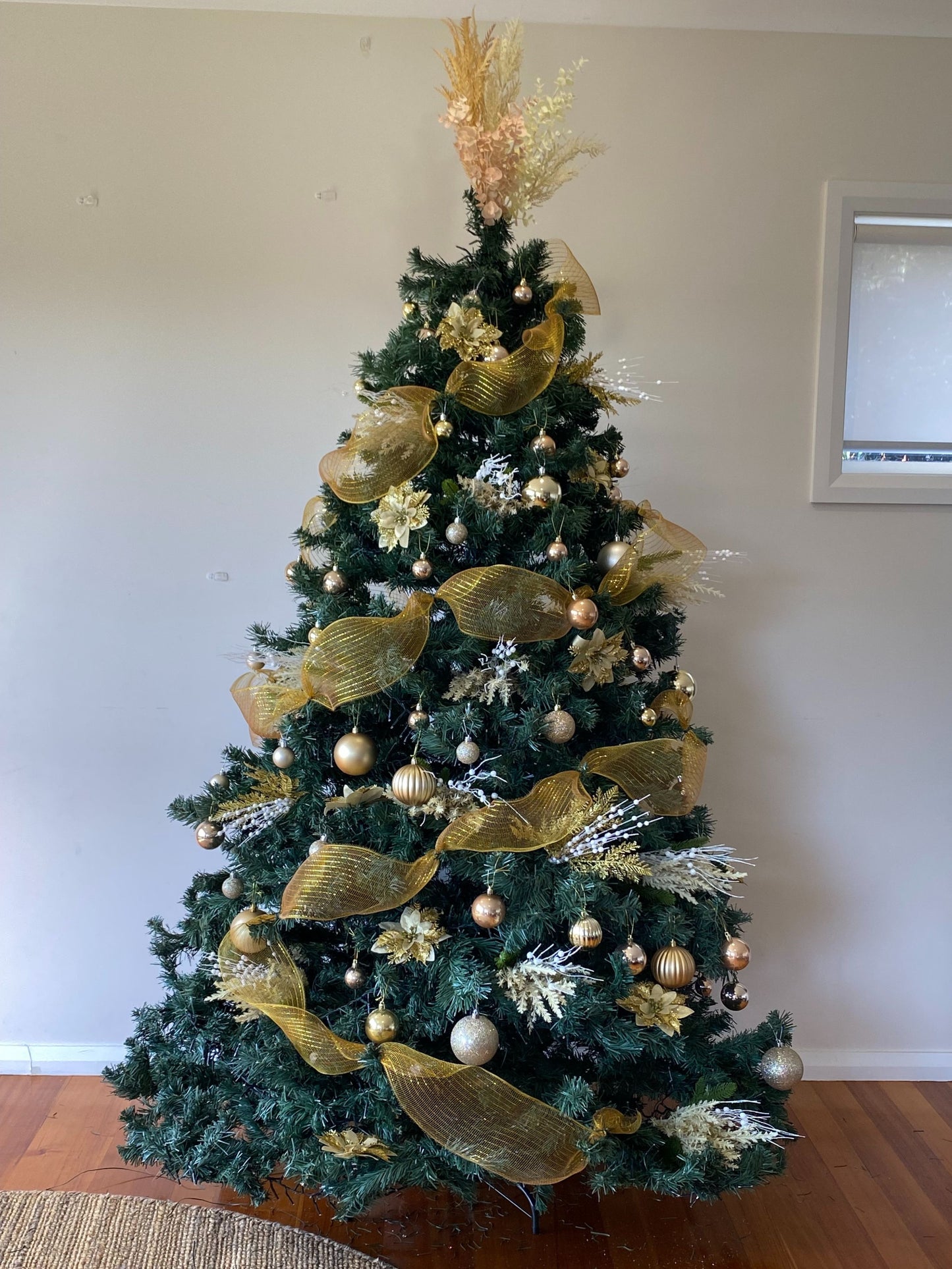 Beautiful Gold - Hire (Incl installation & Deinstallation)