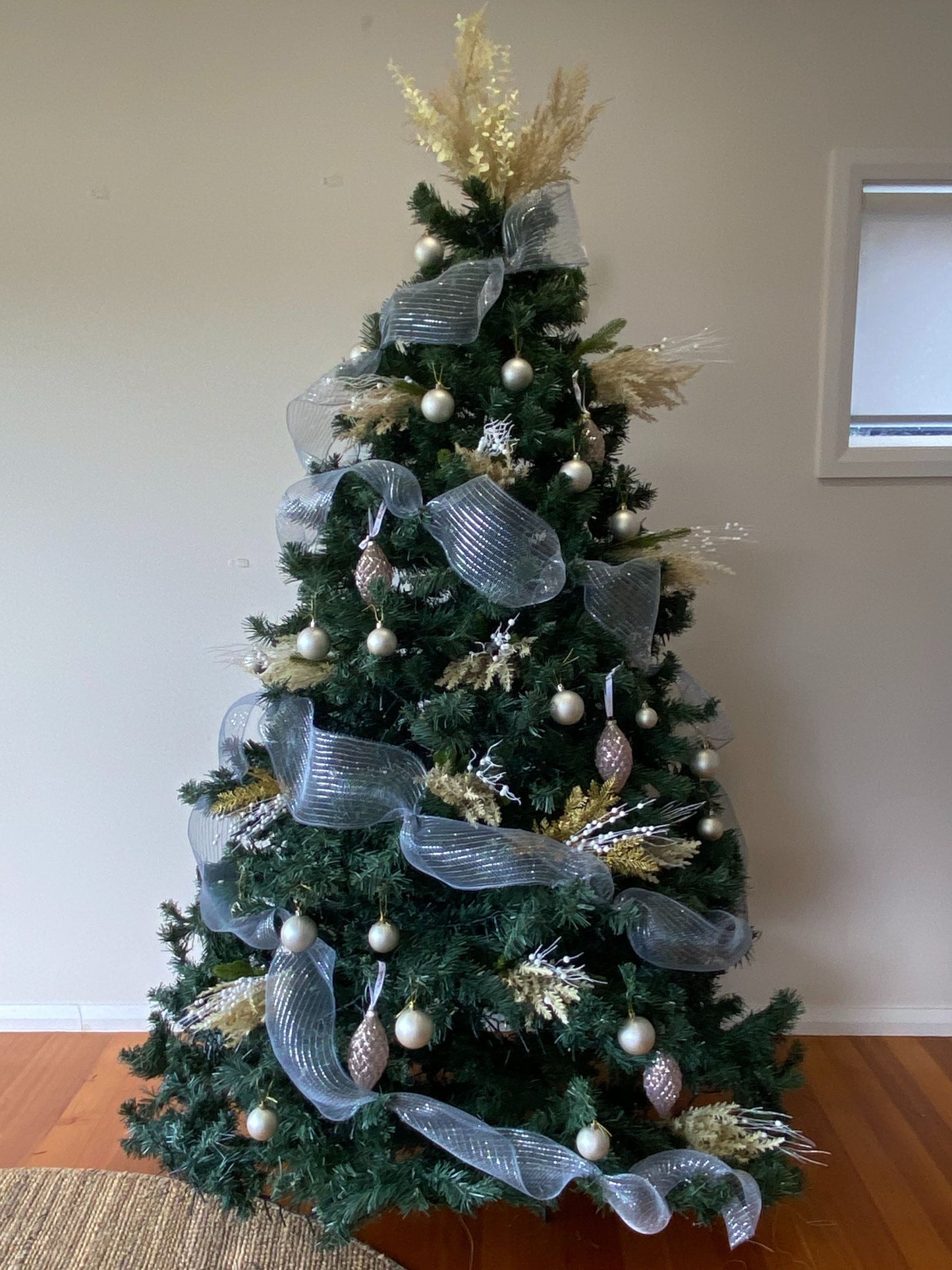 Beautiful Champagne - Hire (Incl installation & Deinstallation)