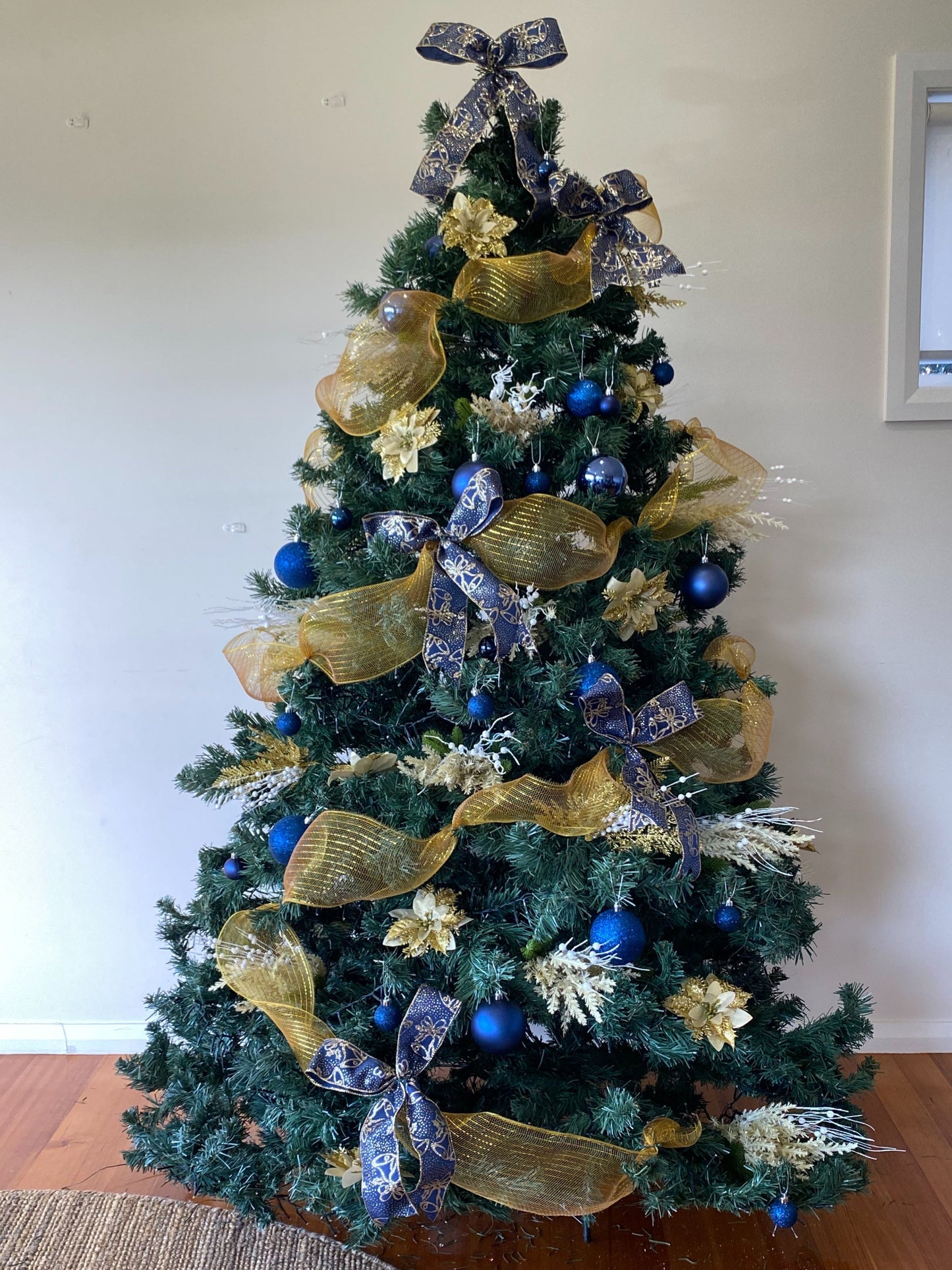 Beautiful Blue - Hire (Incl installation & Deinstallation)